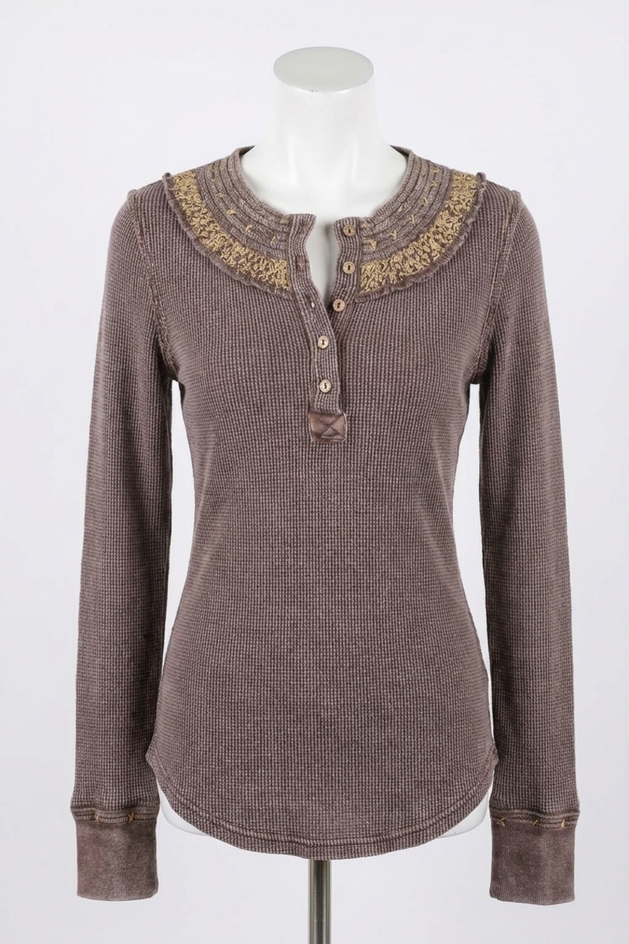 NEW EASEL embroidered neck thermal top in mocha mousse